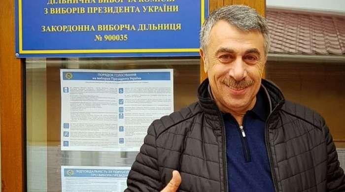 Комаровський назвав маячнею носіння школярами захисних масок