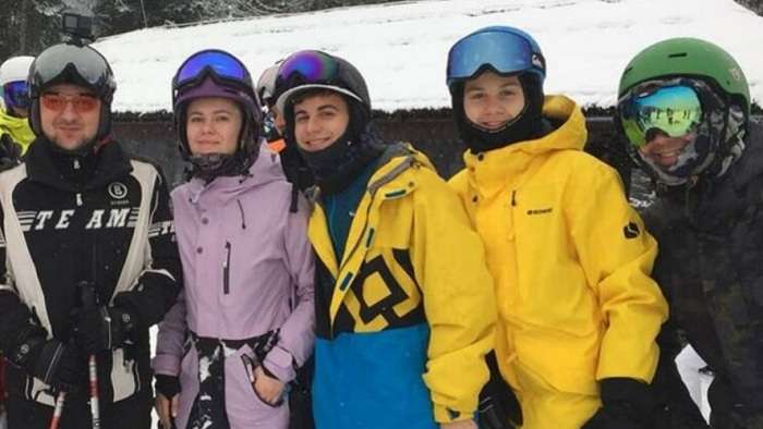 Зеленський в Буковелі – Відпочивальники охоче з ним фотографуються