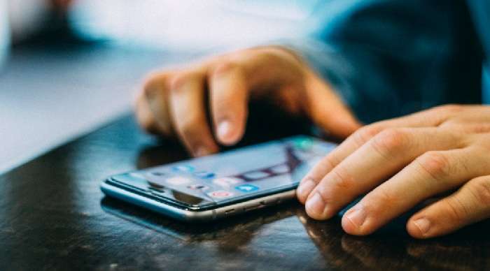 В США собрались открыто отслеживать телефоны для уменьшения распространения коронавируса