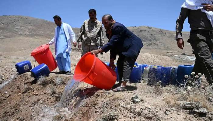 Афганські агенти вилили 3000 літрів алкоголю