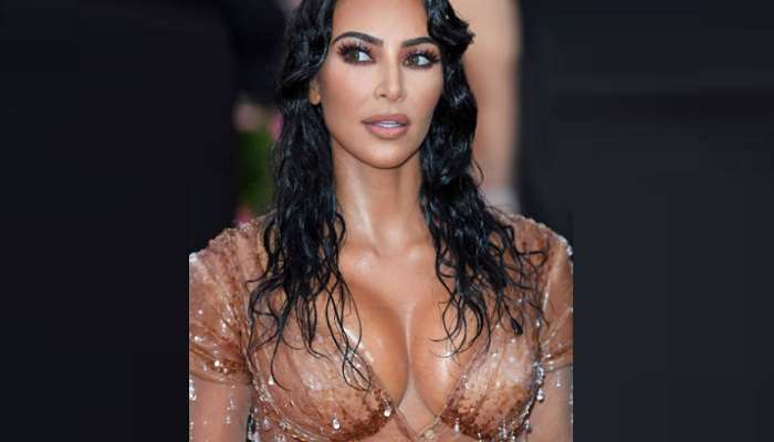 Кардашян в четвертый раз станет матерью, однако ее талия не пострадает