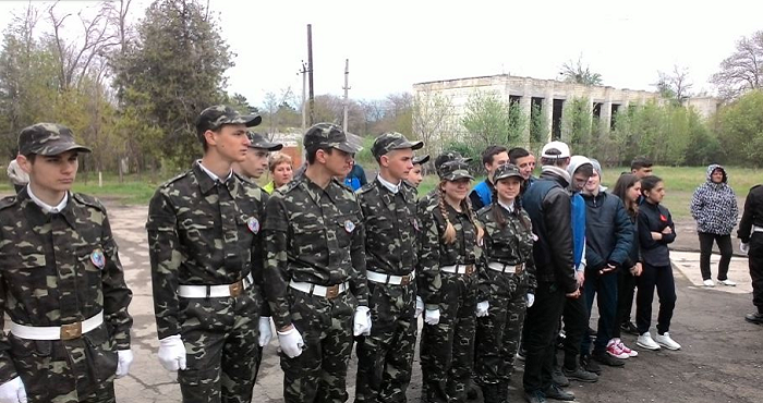 Крымской молодежи популяризировали российское движение «Юнармии»