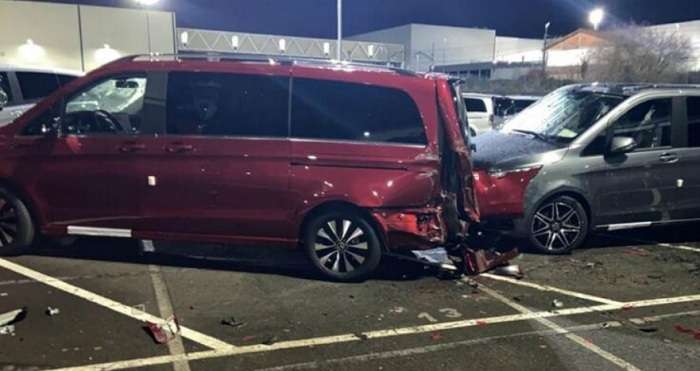 Звільнення та помста – В Іспанії чоловік розтрощив бульдозером понад 50 мерседесів