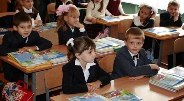 В школи України пішли 400 тисяч першокласників