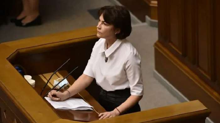 Озвучена квітнева зарплата Венедиктової