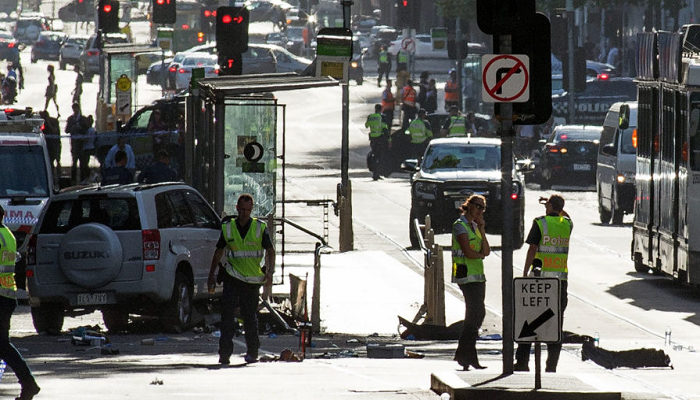 В Мельбурне водитель совершил умышленный наезд на пешеходов (ФОТО)
