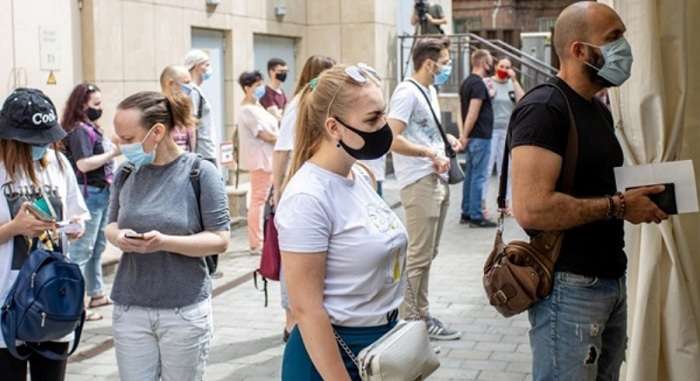 В Минздраве рассказали, сколько украинцев стоят в очереди за антикоронавирусной вакциной