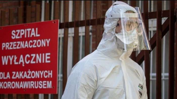 Червона Польща – В країні закривають бари та ресторани