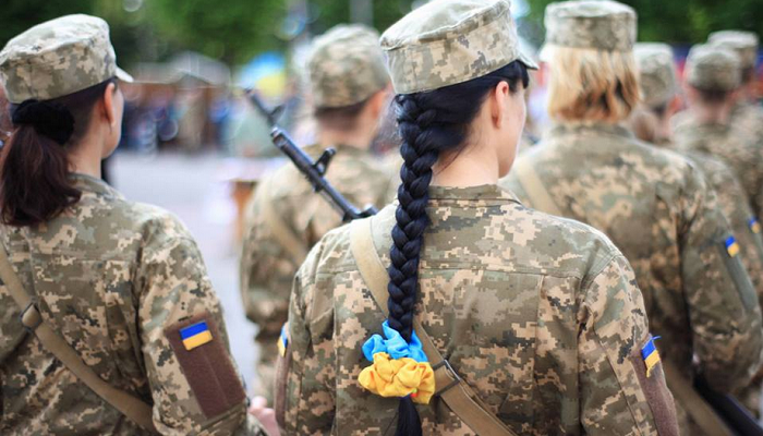У Раді хочуть дозволити жінкам займати офіцерські посади в армії