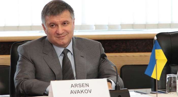 Українці «пораділи» премії Авакова в $2000