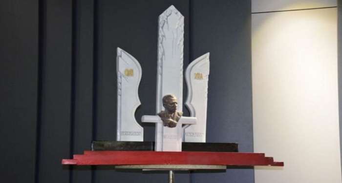 Ривненский горсовет решил испугать коронавирус памятником Бандере за 2 млн грн