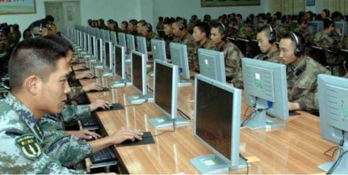 Китай заборонив використовувати автомобілі Tesla на військових об’єктах