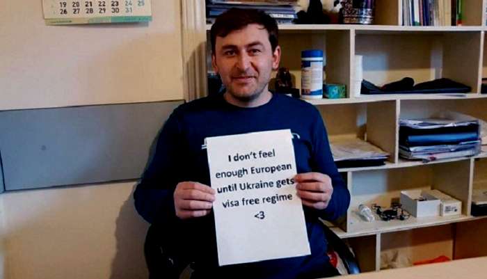 Грузины устроили флешмоб в поддержку безвиза с ЕС для украинцев