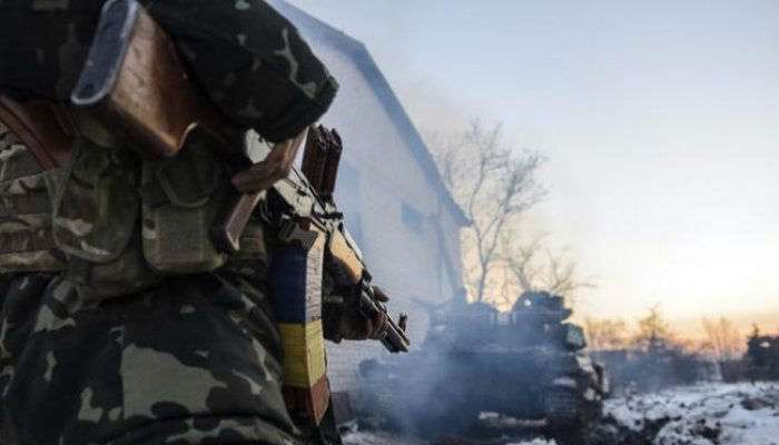 Війна на Донбасі триватиме через вигоду – волонтер
