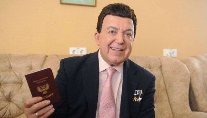 «Єдина Росія» відмовилась визнати паспорт «ДНР» Кобзона