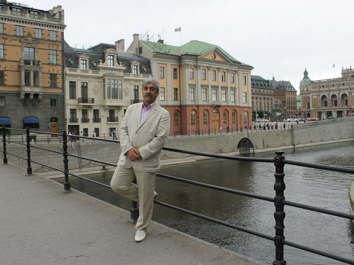 Беременная нефтедолларами Россия обратилась к украинцам: “Братья, у нас беда! Помогите деньгами!”