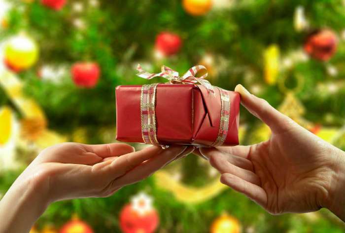 Как правильно дарить подарки