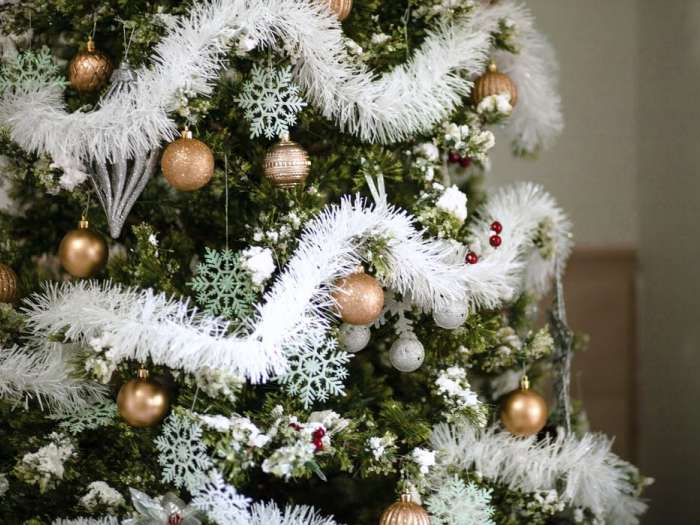 Искусственные елки: экономичное решение