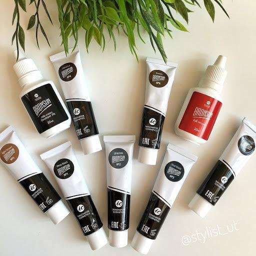 Бровист на карантине: как правильно красить брови в домашних условиях