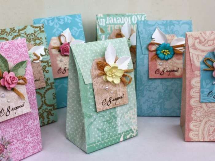 Что подарить женщине на 8 марта?