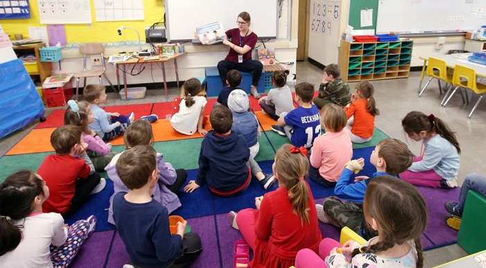 Шмигаль анонсував відновлення роботи дитсадків