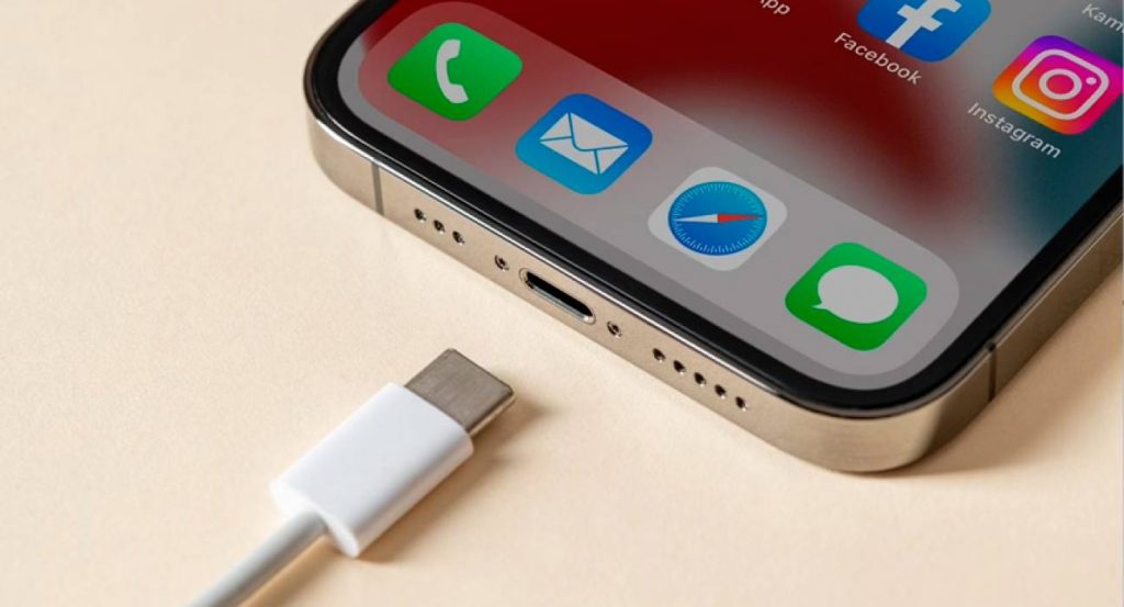 Чи можна заряджати iPhone кабелем від Android: роз'яснення та поради