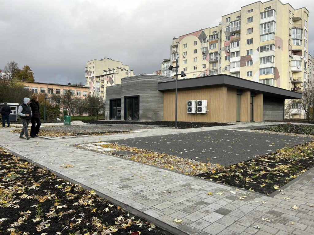 У Львові відкриють школу, надруковану на 3D-принтері: як вона виглядає У Львові відкриють школу, надруковану на 3D-принтері: проєкт уже на фіналі