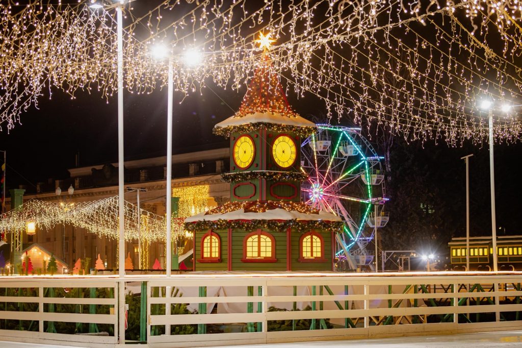 "Зимова країна" на ВДНГ 2025: ковзанка, резиденція Санти та розваги для родини — графік роботи та ціни