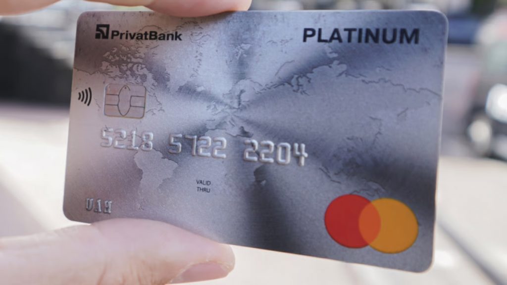 Карта Platinum від ПриватБанку: умови та головні переваги — як оформити