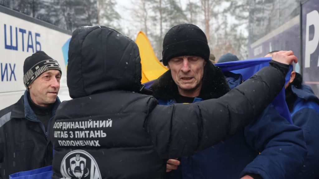 Україна повернула додому 157 громадян: чому так довго не проводились обміни та хто повернувся додому 5 лютого