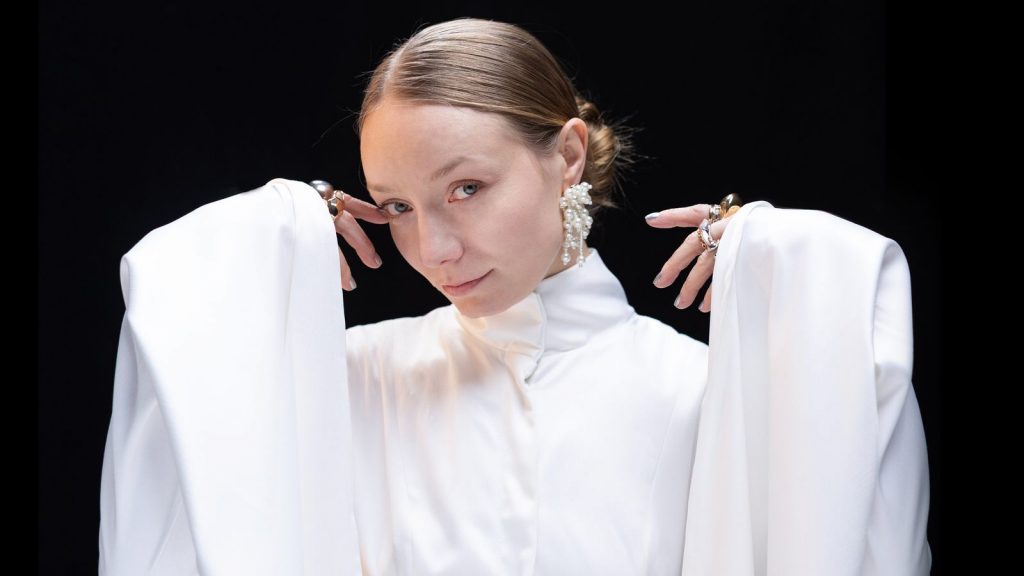 Хто така LELÉKA — представниця України на Євробаченні-2026: біографія, пісня Ridnym та цікаві факти про співачку