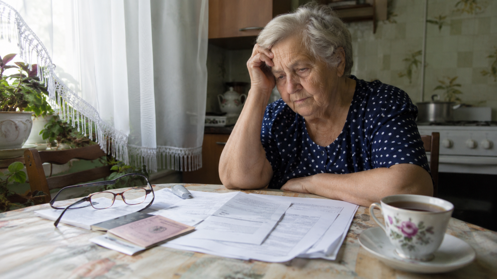 Скільки платять без стажу у 2026 році: важливі правила для українців після 65 років