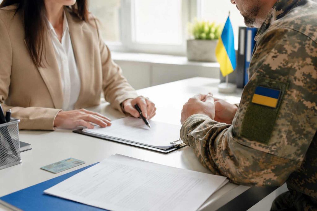 Виплата до Дня Незалежності України 2026: хто отримає гроші та як подати заяву