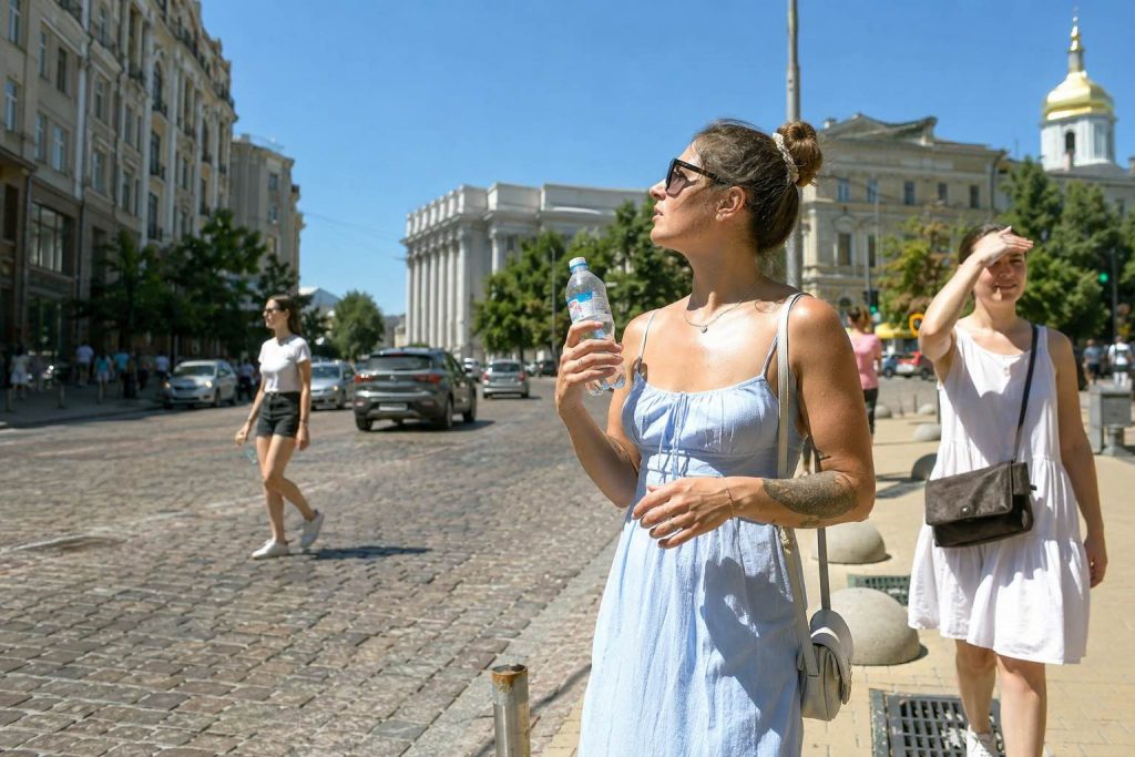 Погода різко зміниться на початку серпня: де в Україні буде до +37 °C і чи чекати дощів