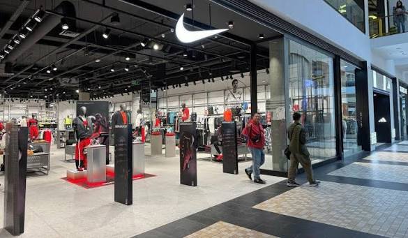 Nike створила кросівки, які можна носити цілий день: що відомо про Nike 24.7 та де їх купити в Україні Nike створила кросівки, які можна носити цілий день: що відомо про Nike 24.7 та де їх купити в Україні