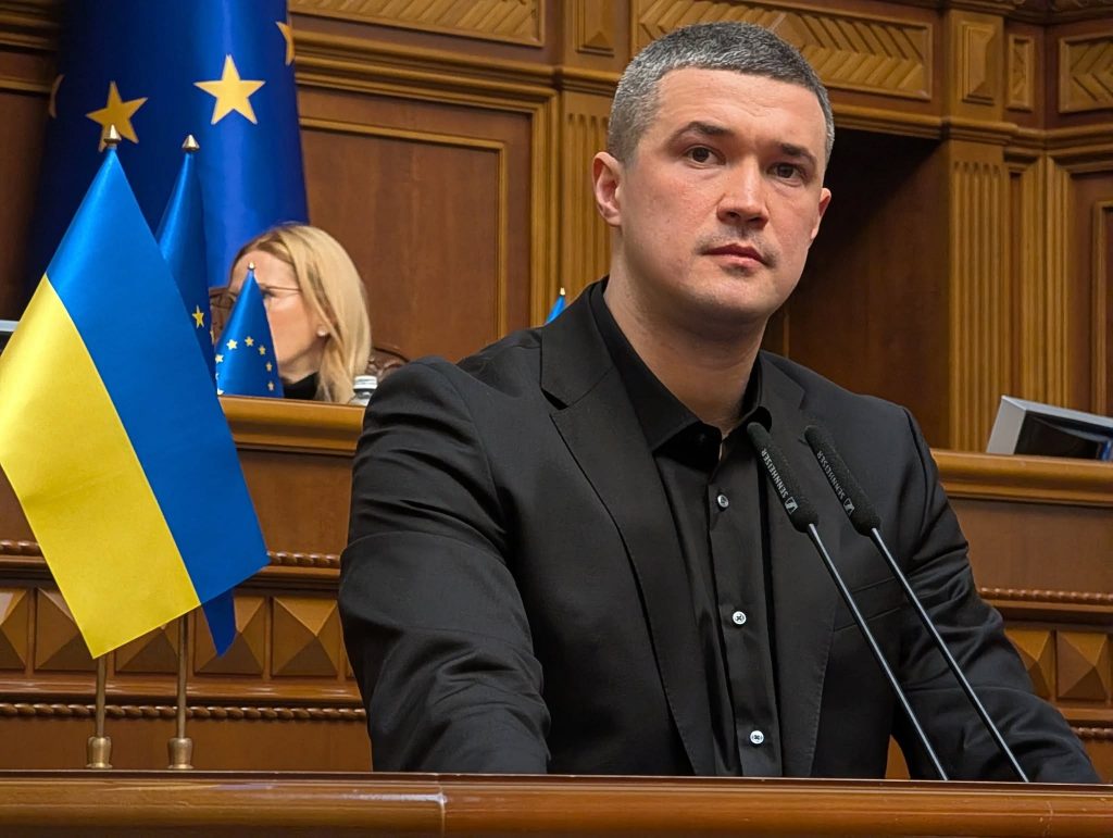 Де зараз Михайло Федоров: над чим працює ексміністр оборони і кого шукає в нову команду